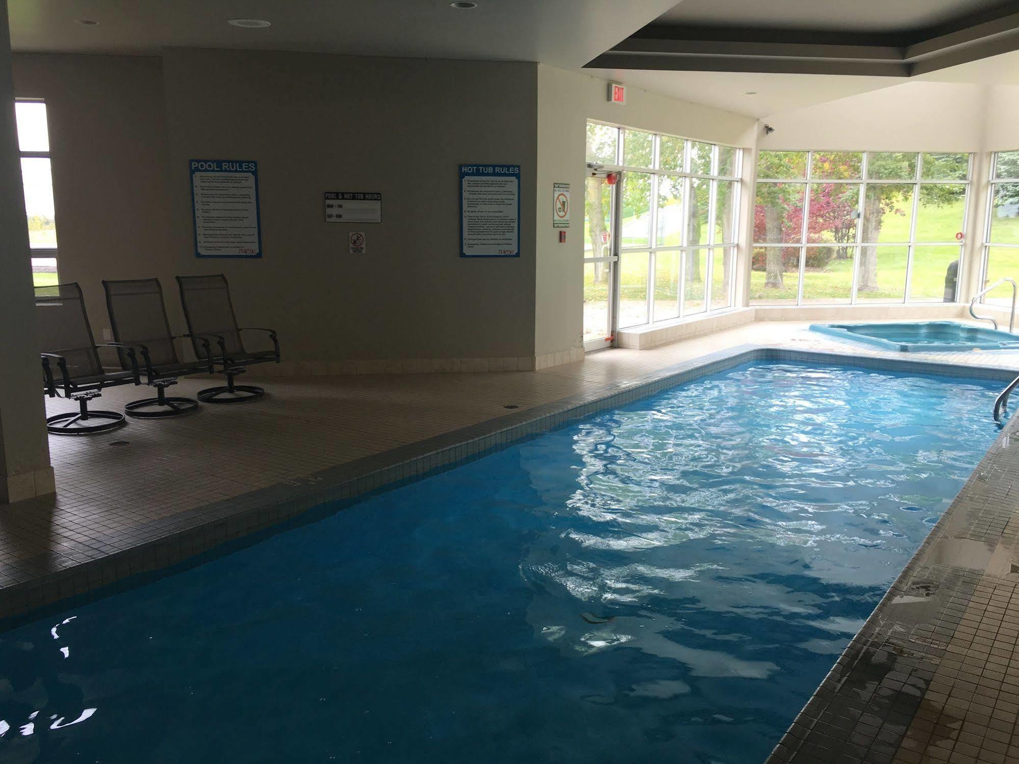 Olympic Suites YYC Eksteriør billede