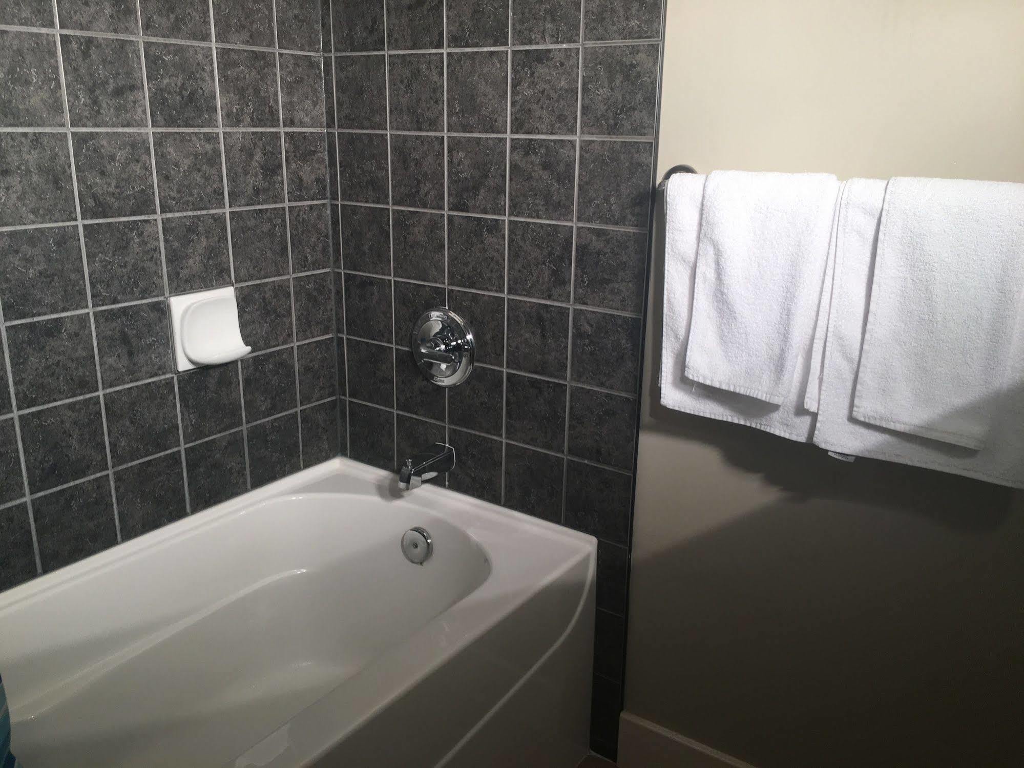 Olympic Suites YYC Eksteriør billede